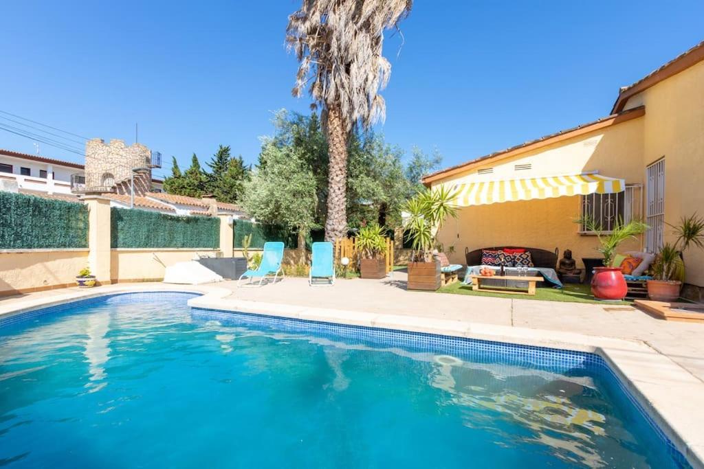 S46-Casa De Vacaciones Climatizada Con Piscina, En El Centro Junto Al Mar, Barbacoa Y Wiifi Empuriabrava Eksteriør bilde