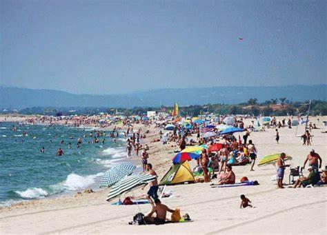S46-Casa De Vacaciones Climatizada Con Piscina, En El Centro Junto Al Mar, Barbacoa Y Wiifi Empuriabrava Eksteriør bilde